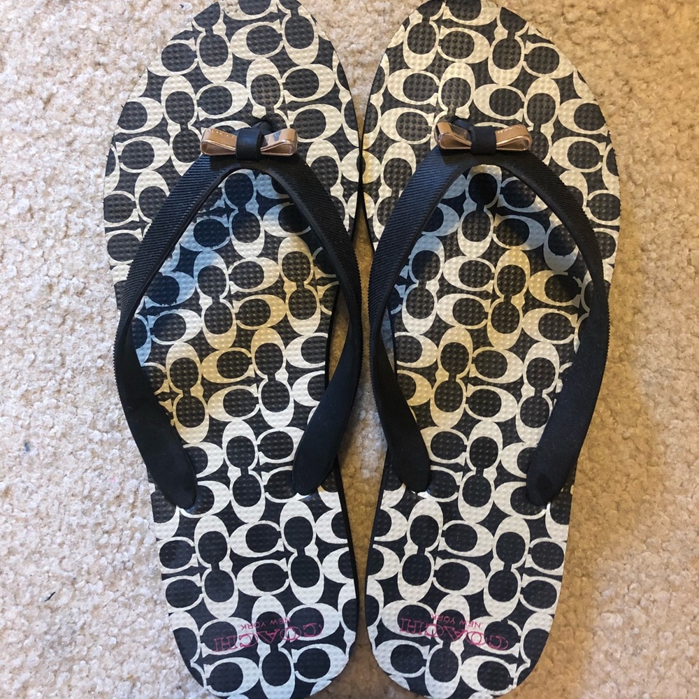 coach flip flops